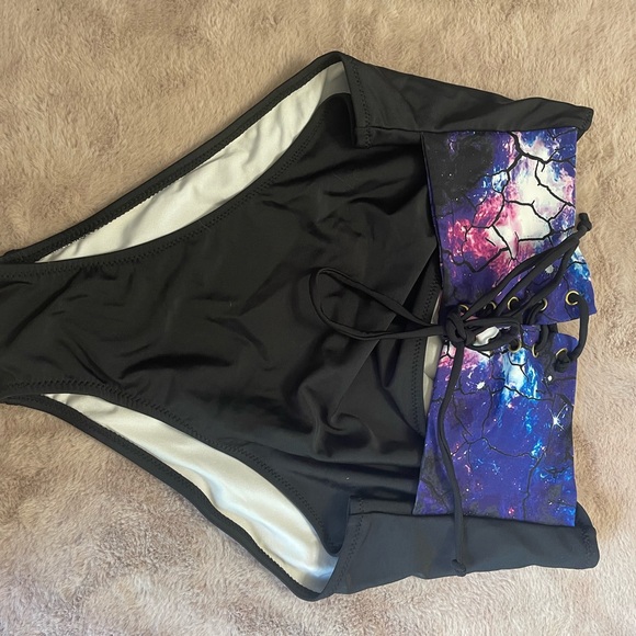 2 for $50 - Dressfo - Galaxy Print High Rise Bikini Bottoms - Size 10 - BNWT - Picture 3 of 6